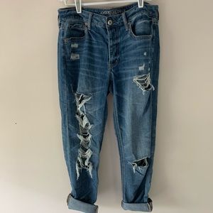 AE Distressed Tomgirl Jeans